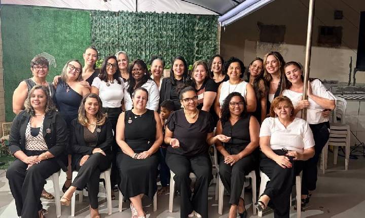Fundação, estatutos e eleição da Diretoria Executiva da Associação República da Mulher